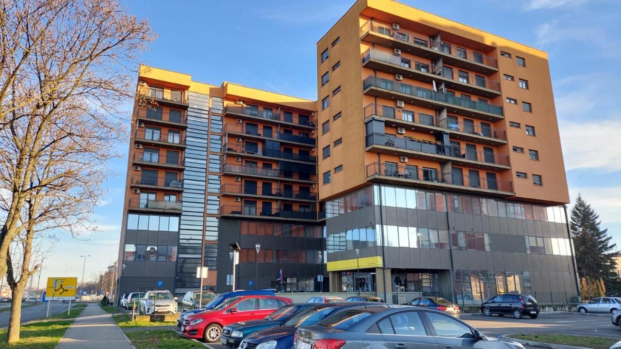 Med Man Apartmani Slavonski Brod Exterior foto